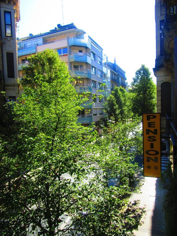 Pension Urumea Σαν Σεμπαστιάν Εξωτερικό φωτογραφία